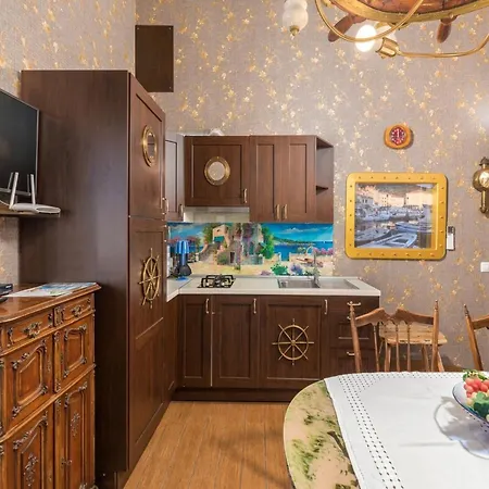 In Near Old Town And Beaches * Cres