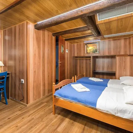 In Near Old Town And Beaches Διαμέρισμα *