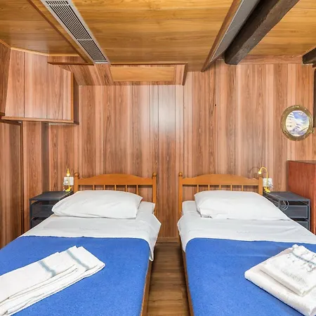 Διαμέρισμα In Near Old Town And Beaches Cres