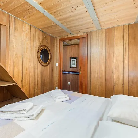 In Near Old Town And Beaches Διαμέρισμα