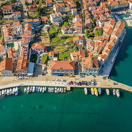 Διαμέρισμα In Near Old Town And Beaches