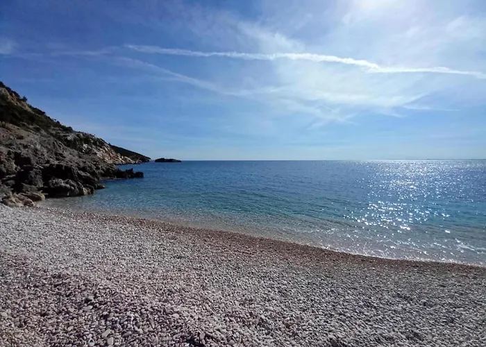 In Near Old Town And Beaches Appartement Cres