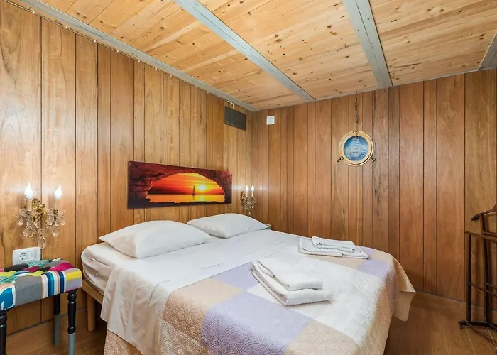 In Near Old Town And Beaches Appartement *