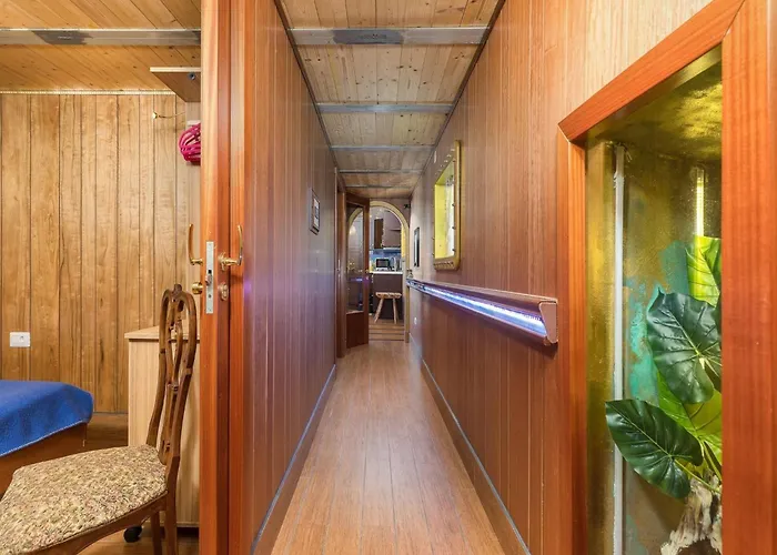 In Near Old Town And Beaches Appartement Cres