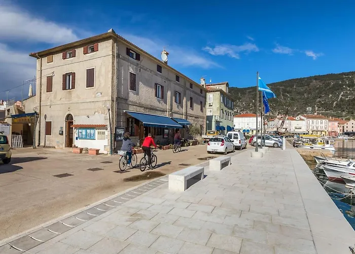 In Near Old Town And Beaches * Cres