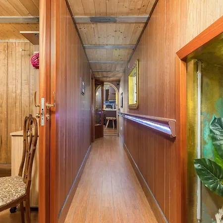 In Near Old Town And Beaches Daire Cres